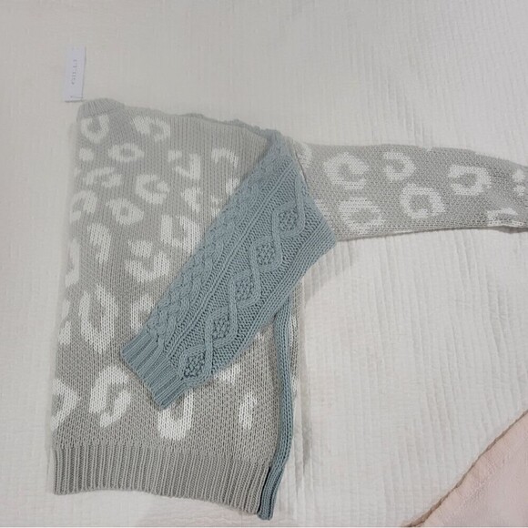 Gilli Cable Knit Blue Gray Color Block Animal Print Oversized Sweater Size Small - Picture 11 of 11